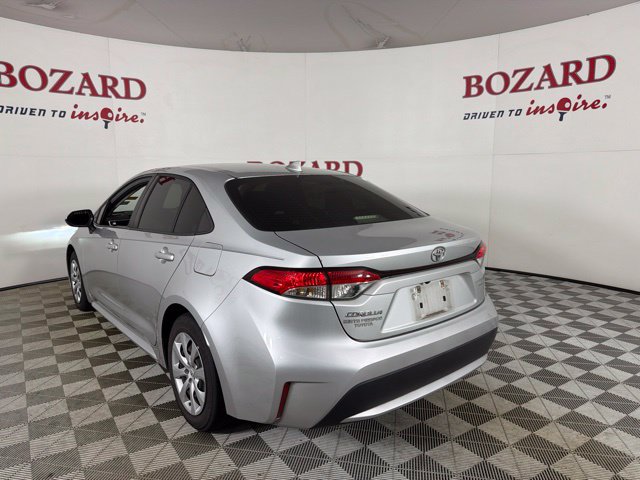 Used 2022 Toyota Corolla LE FWD image 11