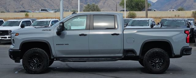 Used 2025 Chevrolet Silverado 2500 ZR2 w/ Technology Package AWD/4WD image 2