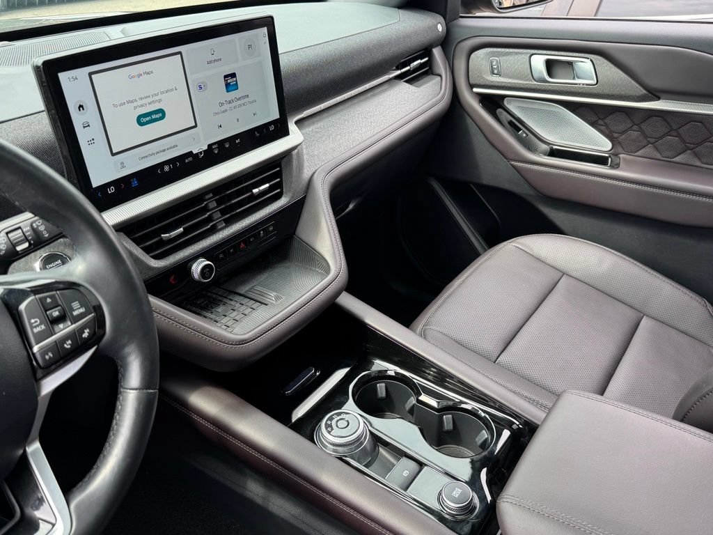 Certified 2025 Ford Explorer Platinum w/ LUX Leather Package AWD/4WD image 18
