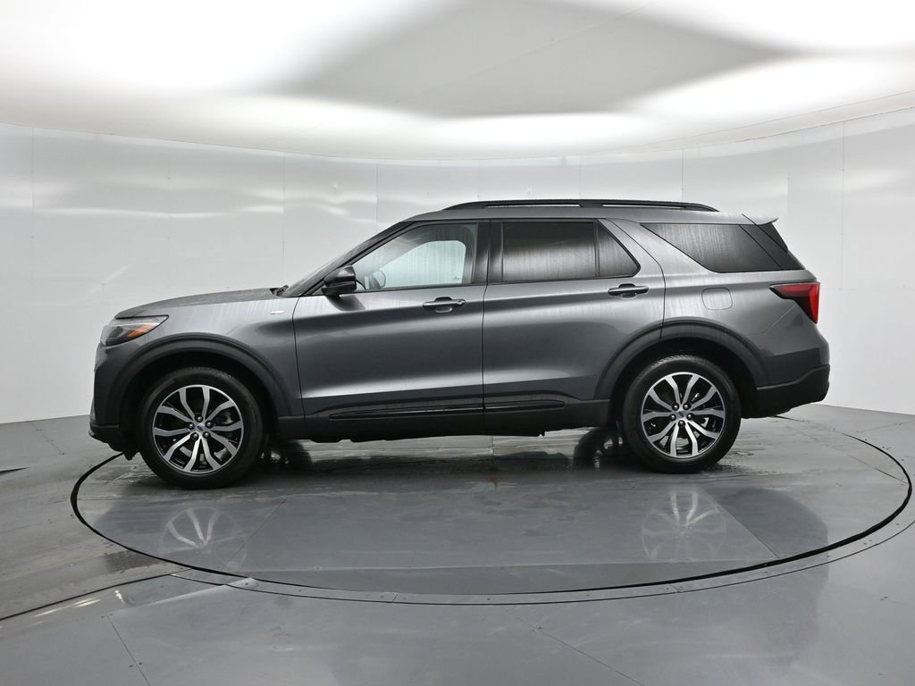 Certified 2025 Ford Explorer ST-Line image 30
