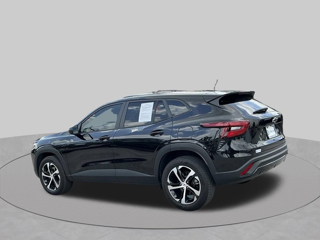 Used 2024 Chevrolet Trax RS FWD image 5