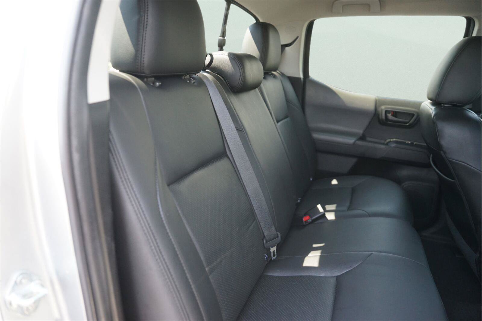 Used 2022 Toyota Tacoma SR AWD/4WD image 16