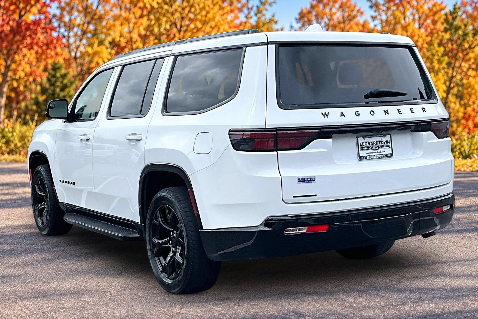 Used 2023 Jeep Wagoneer Series II AWD/4WD image 15