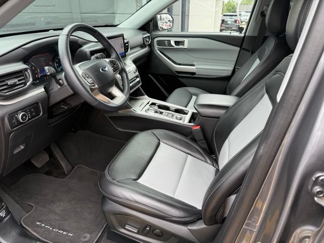 Certified 2023 Ford Explorer XLT w/ Equipment Group 202A AWD/4WD image 7