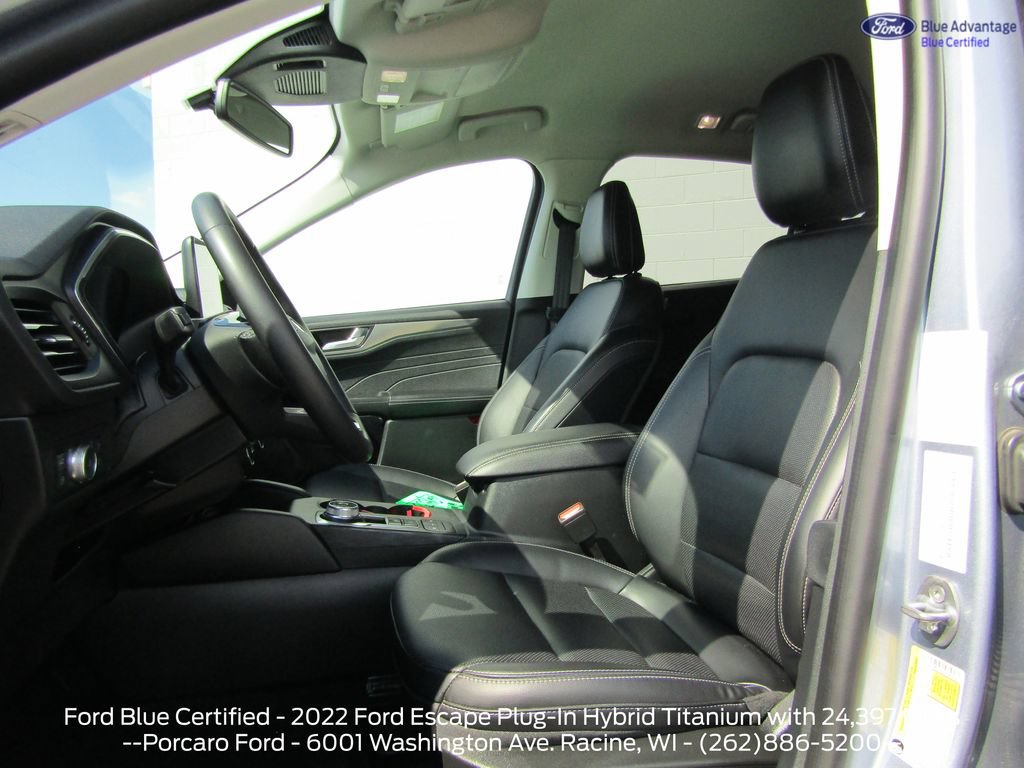 Certified 2022 Ford Escape Titanium FWD image 3
