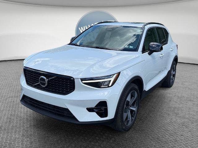 Used 2023 Volvo XC40 B5 Plus w/ Climate Package AWD/4WD image 8