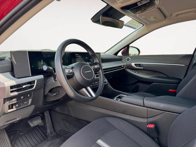 Used 2025 Hyundai Sonata SEL FWD image 9