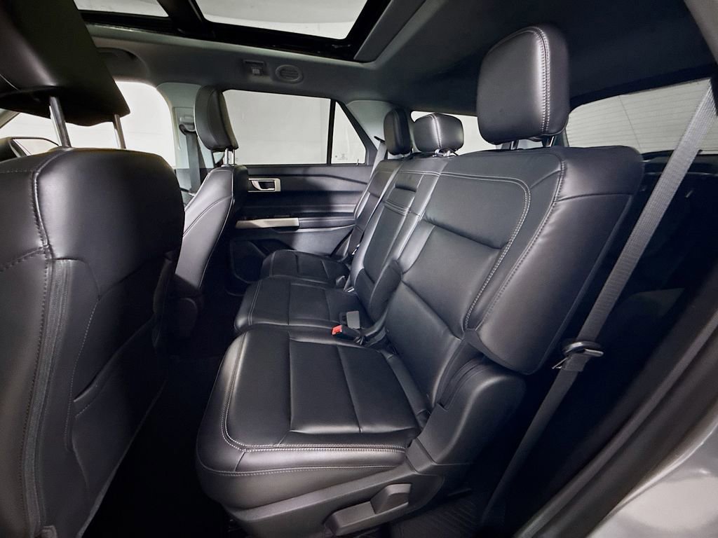 Certified 2021 Ford Explorer XLT w/ Equipment Group 202A image 25