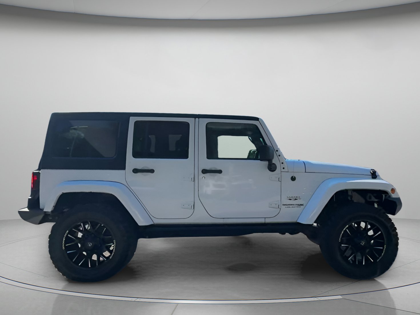 Used 2018 Jeep Wrangler Unlimited Sahara image 32