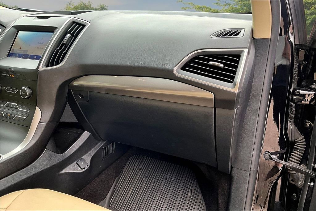 Certified 2020 Ford Edge SEL FWD image 16