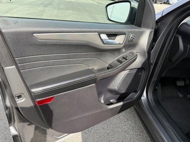 Certified 2022 Ford Escape Titanium w/ Class II Trailer Tow Package image 15