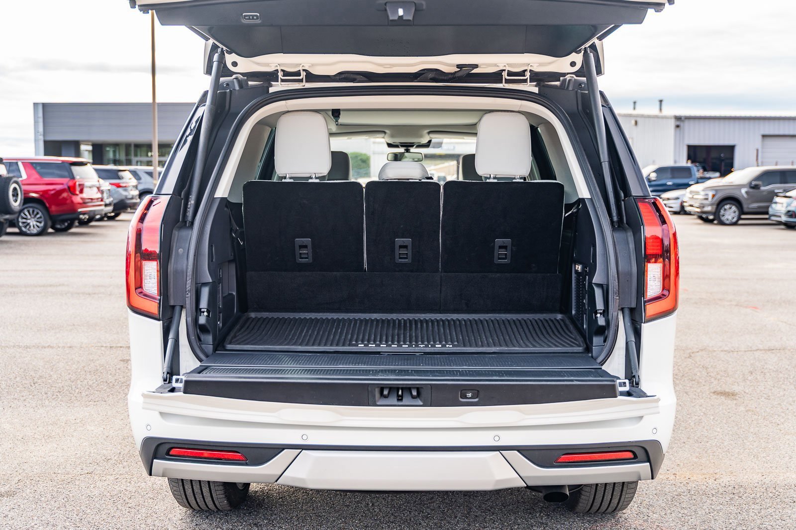 Certified 2025 Ford Expedition Platinum w/ Platinum Ultimate Package image 14