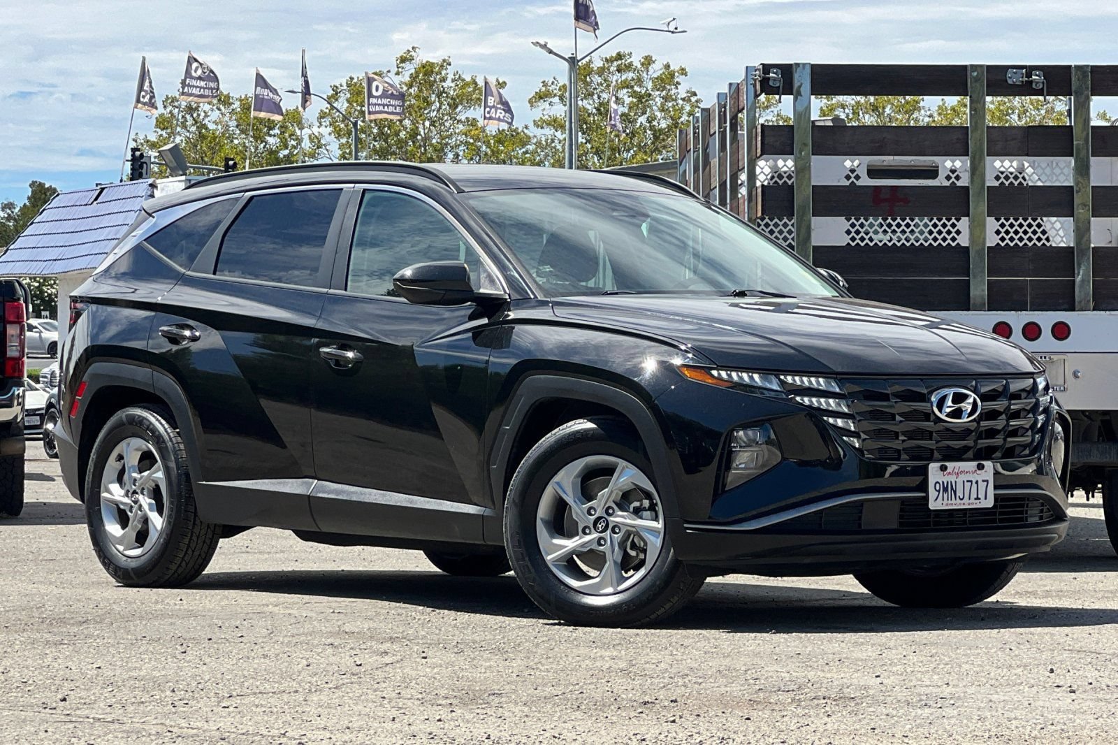 Used 2024 Hyundai Tucson SEL FWD image 2