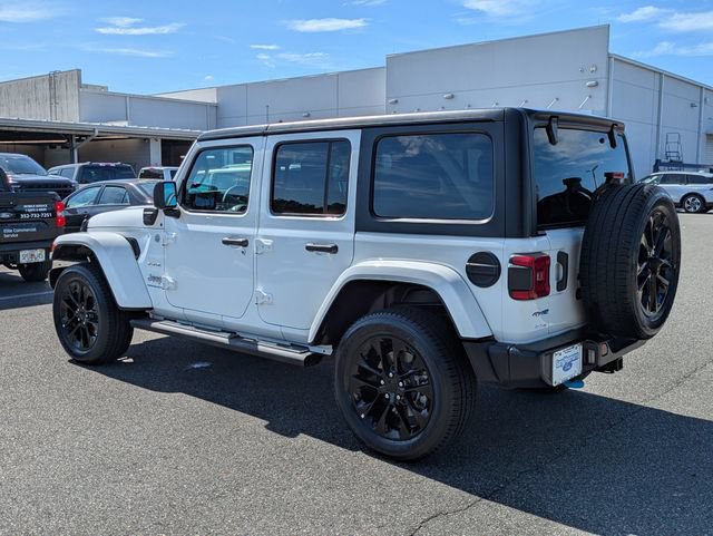 Used 2023 Jeep Wrangler Unlimited Sahara AWD/4WD image 5
