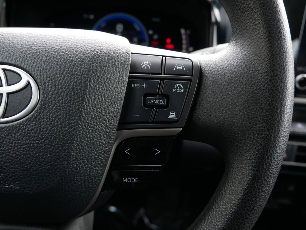 Used 2025 Toyota Camry LE FWD image 18