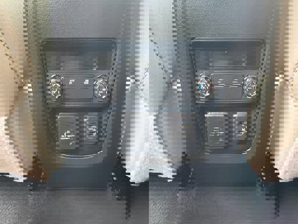 Used 2023 Buick Enclave Essence w/ Experience Buick Package image 19