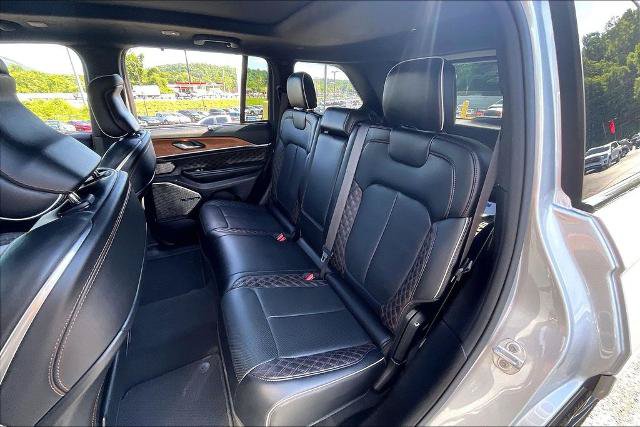 Used 2022 Jeep Grand Cherokee Summit AWD/4WD image 26