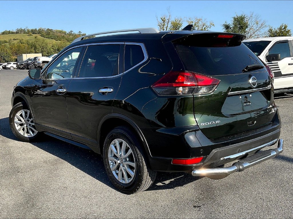 Used 2020 Nissan Rogue SV AWD/4WD image 3