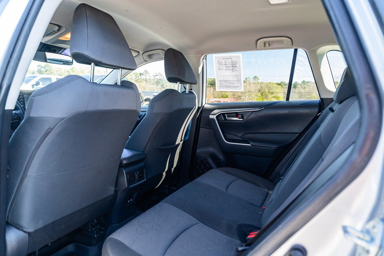 Used 2020 Toyota RAV4 XLE image 17