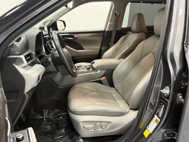 Used 2023 Toyota Highlander Limited AWD/4WD image 14