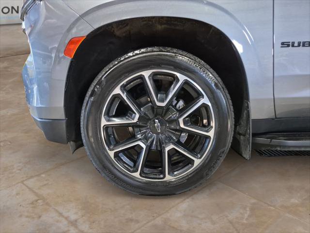 Used 2022 Chevrolet Suburban RST w/ Luxury Package image 9