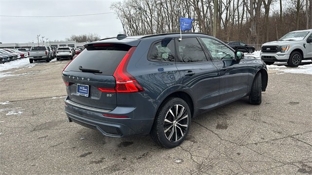 Used 2023 Volvo XC60 B5 Plus w/ Climate Package image 4