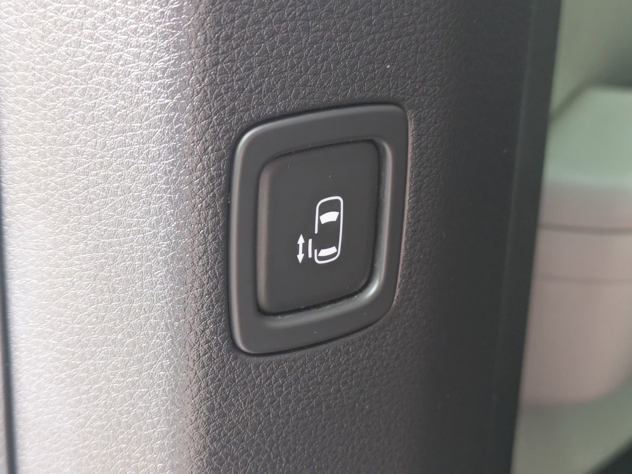 Used 2023 Kia Carnival SX Prestige FWD image 31