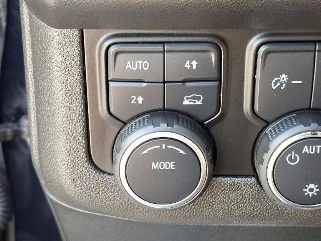 Used 2022 Chevrolet Suburban LT AWD/4WD image 25