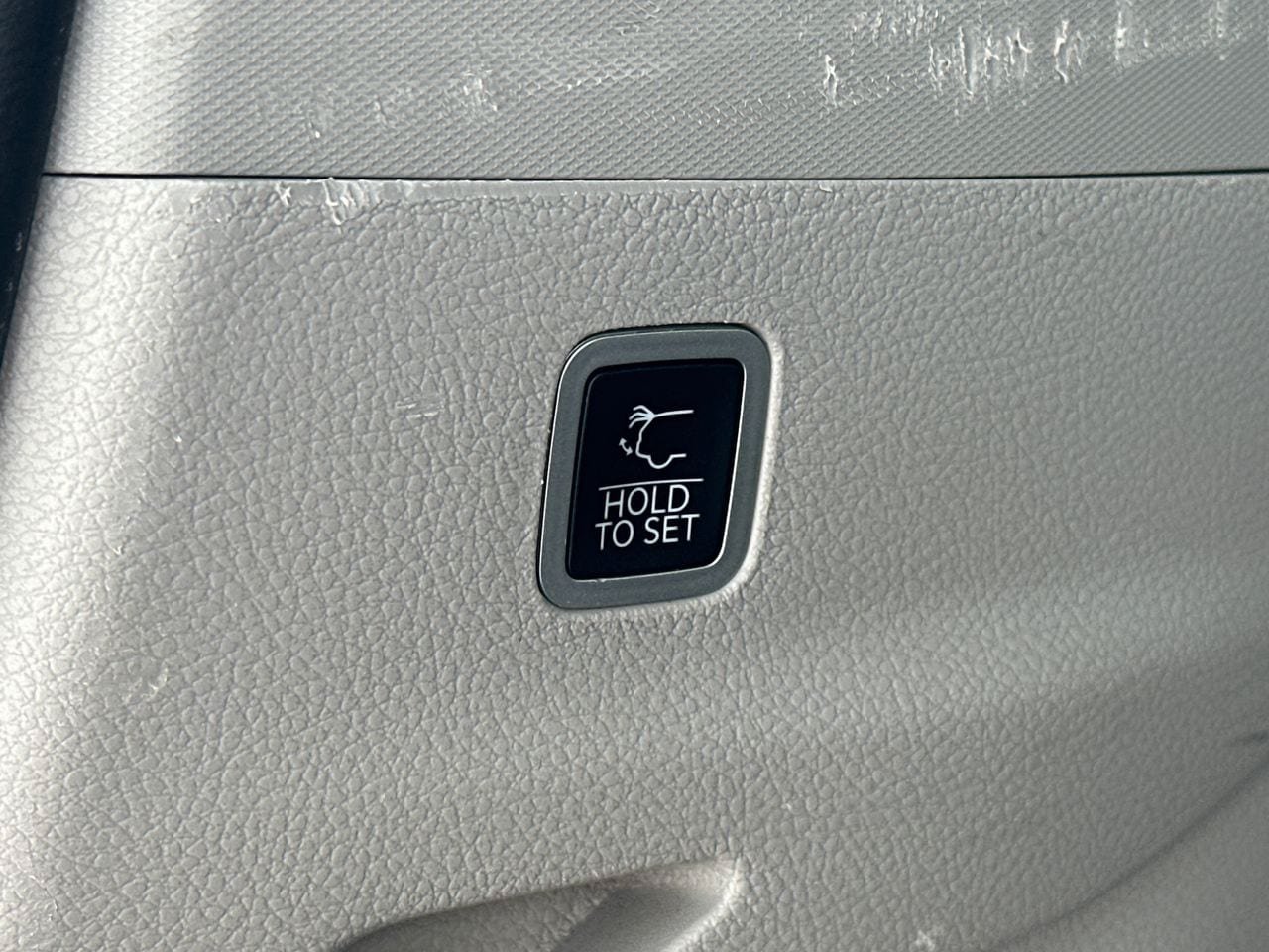 Used 2024 Jeep Wagoneer L Series II w/ Flexible Seating Group RWD image 19