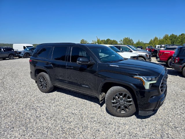 Used 2024 Toyota Sequoia Platinum AWD/4WD image 2