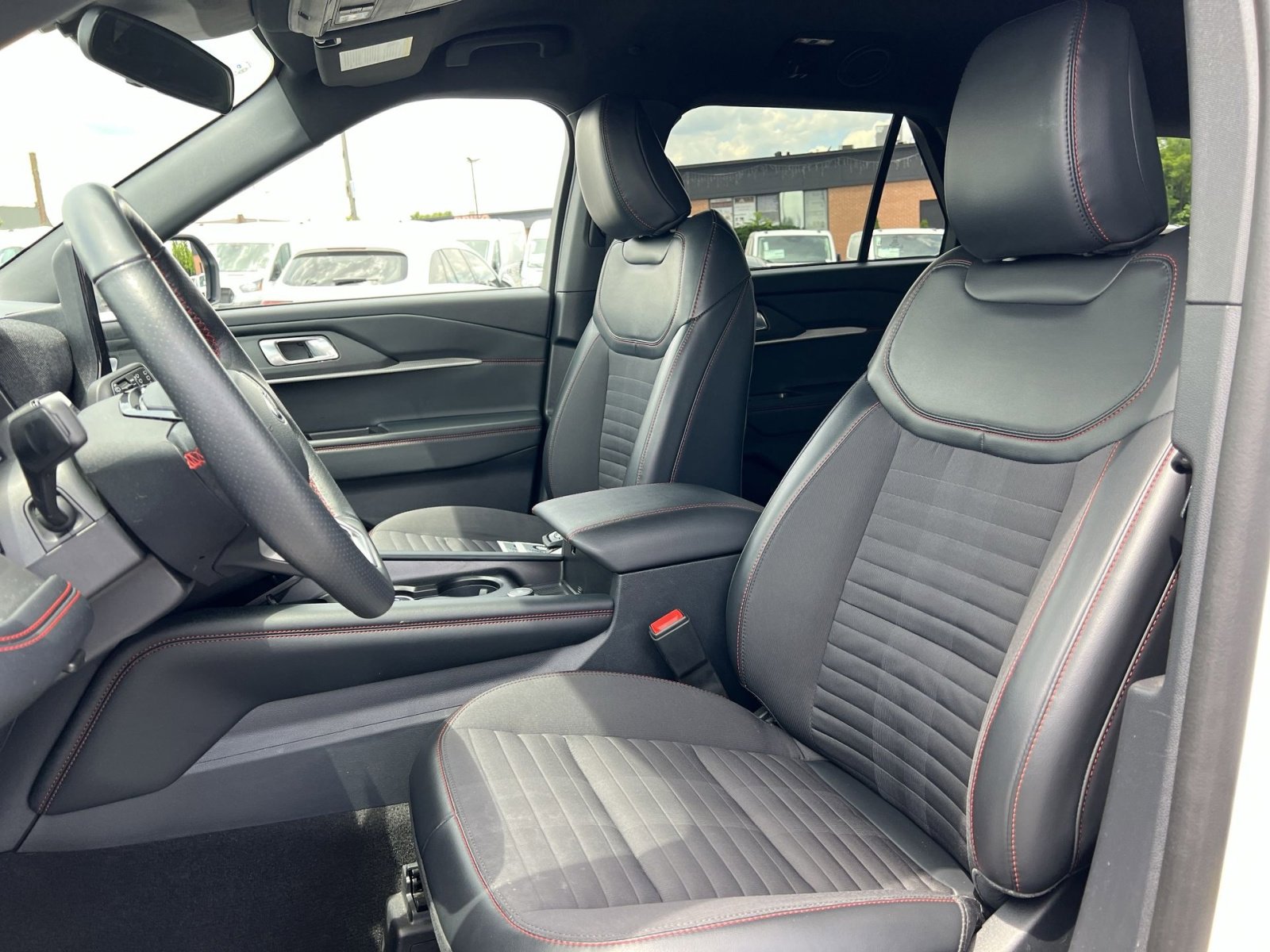 Certified 2025 Ford Explorer ST-Line AWD/4WD image 21