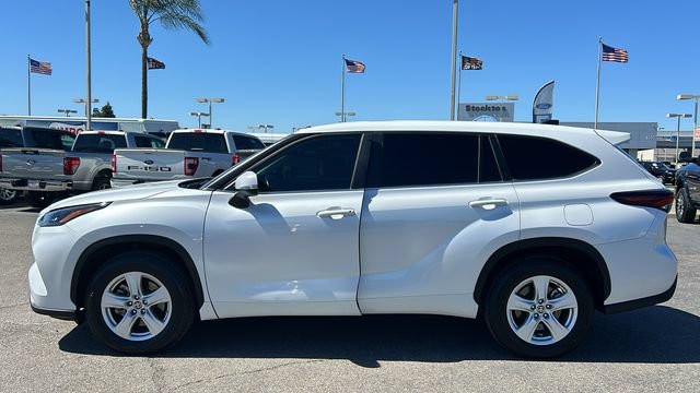 Used 2024 Toyota Highlander LE FWD image 7