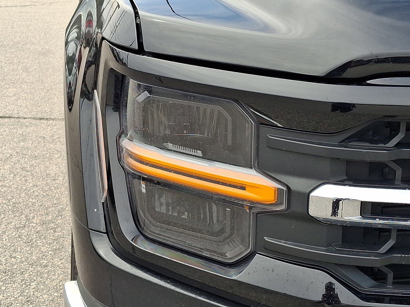 Certified 2024 Ford F150 XLT w/ Mobile Office Package image 8