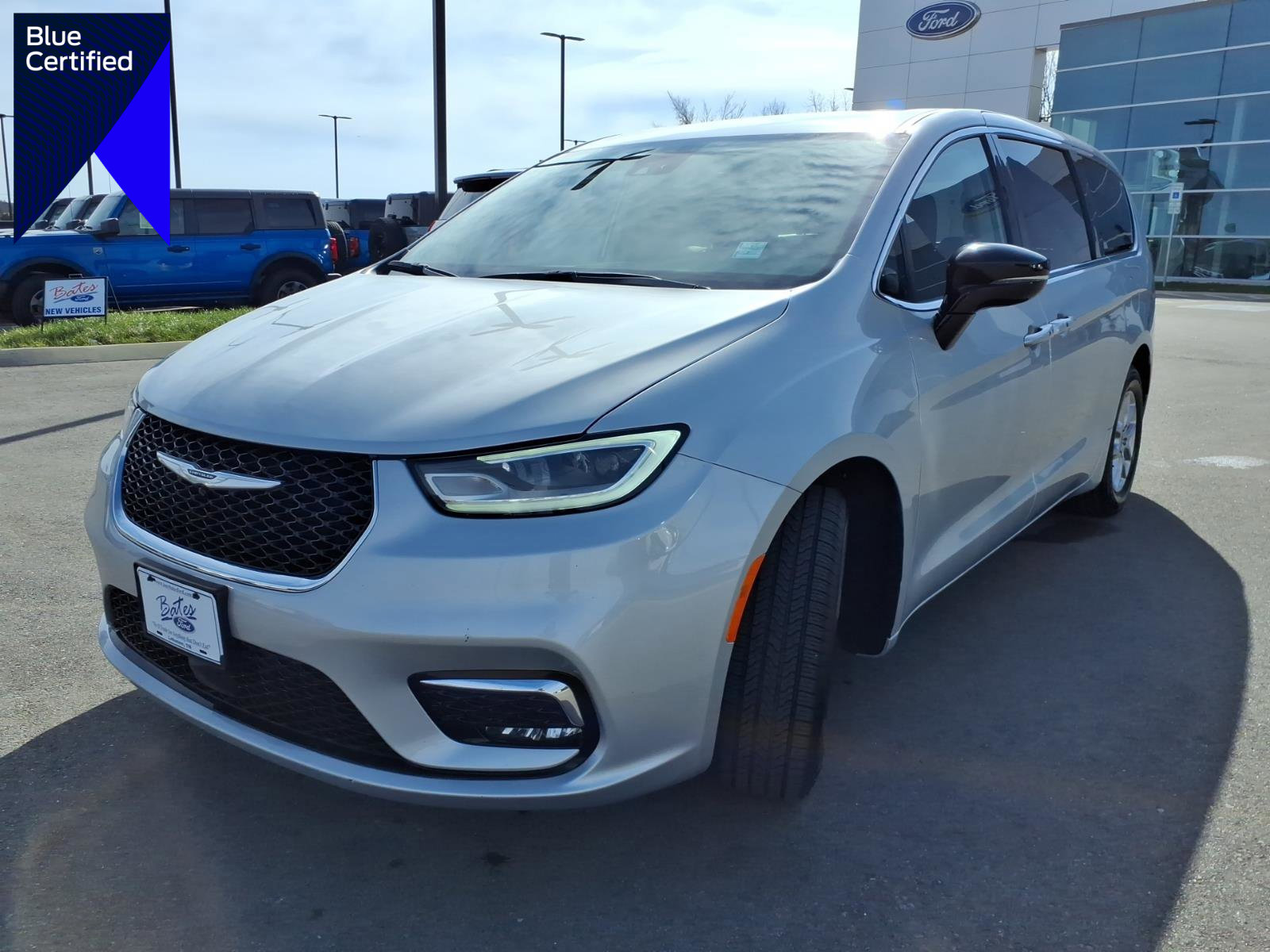 Used 2024 Chrysler Pacifica Touring-L