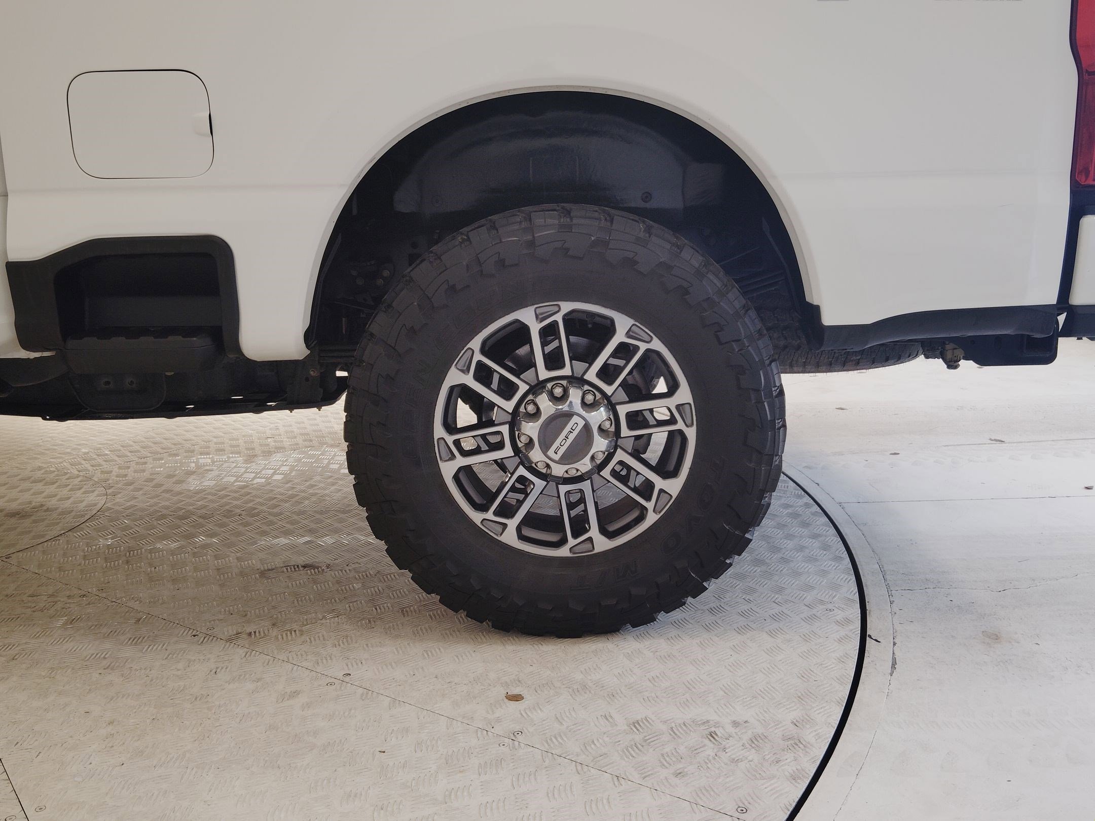 Certified 2024 Ford F250 Limited w/ FX4 Off-Road Package image 9