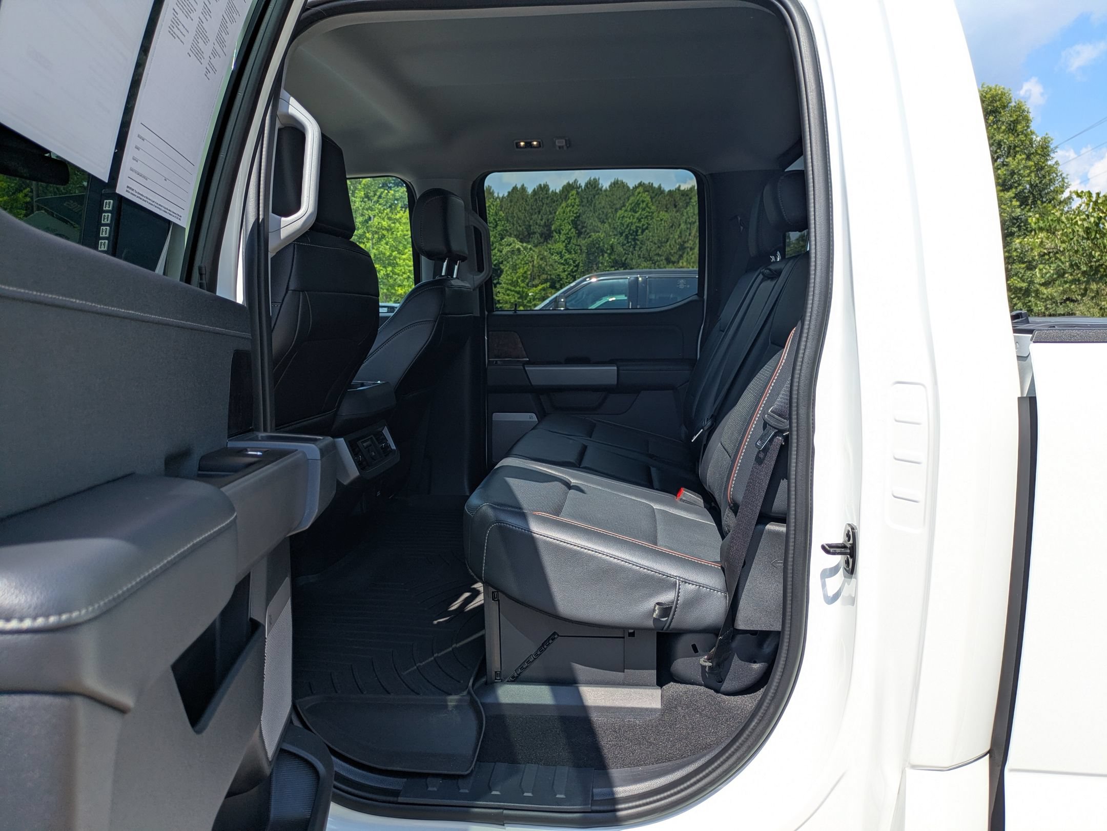 Certified 2023 Ford F250 Lariat w/ Black Appearance Package AWD/4WD image 29