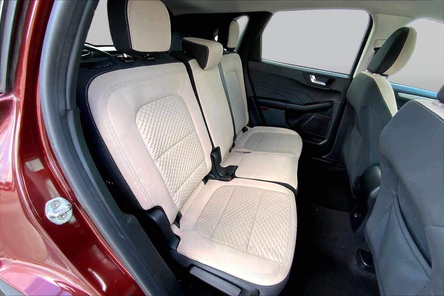 Certified 2021 Ford Escape SE w/ SE Sport Appearance Package FWD image 18