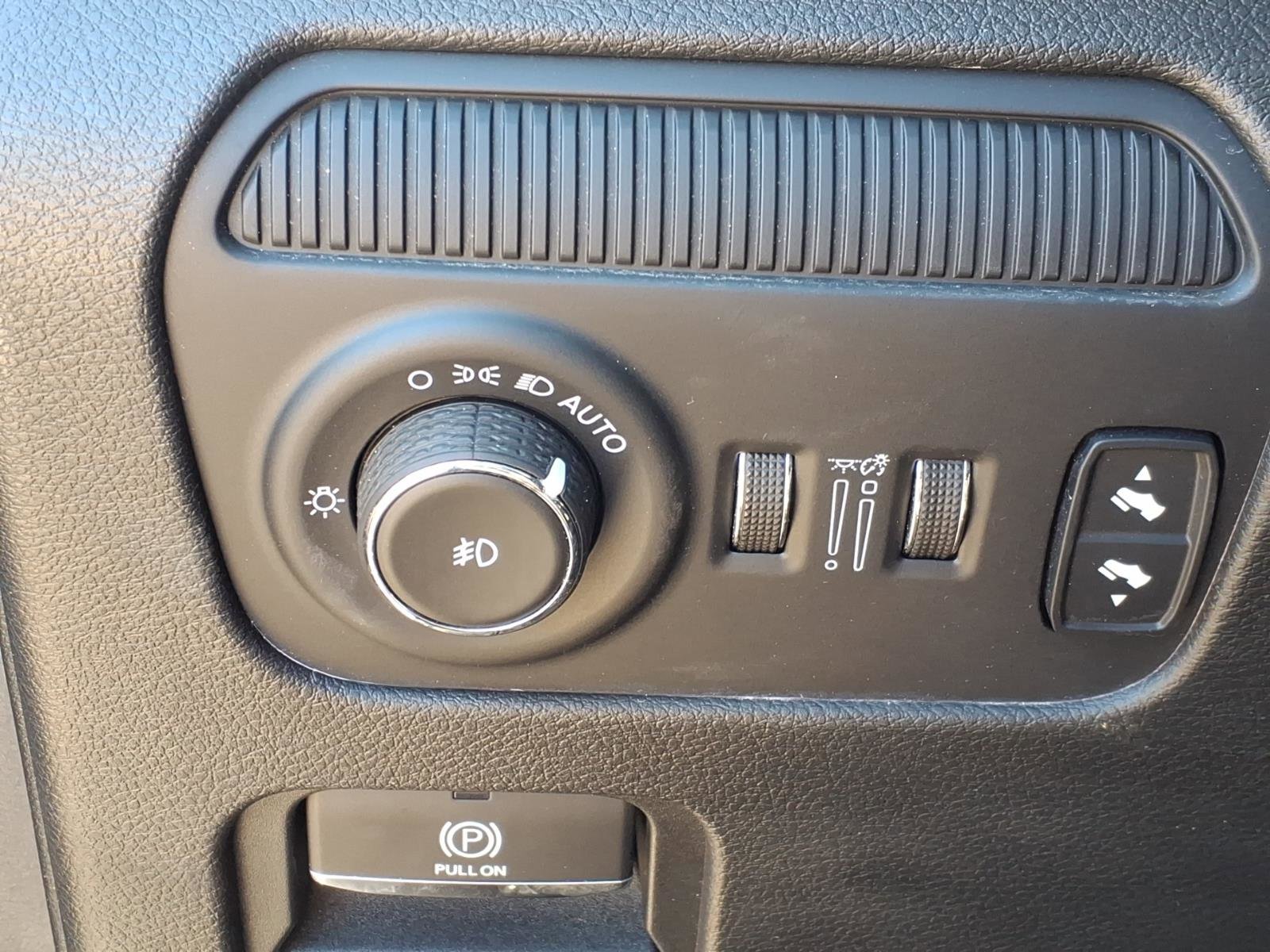 Used 2024 Jeep Wagoneer Series III w/ Premium Group I image 18