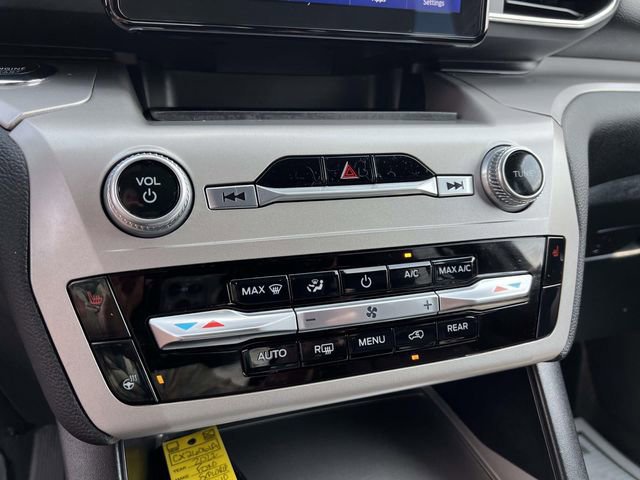 Certified 2022 Ford Explorer XLT w/ Equipment Group 202A image 21