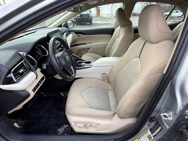 Used 2021 Toyota Camry LE image 12