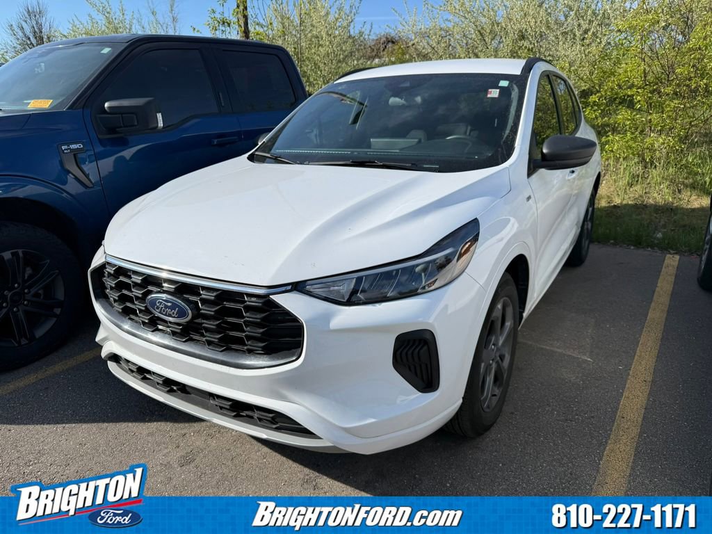 Certified 2023 Ford Escape ST-Line w/ Tech Pack #1 AWD/4WD image 3