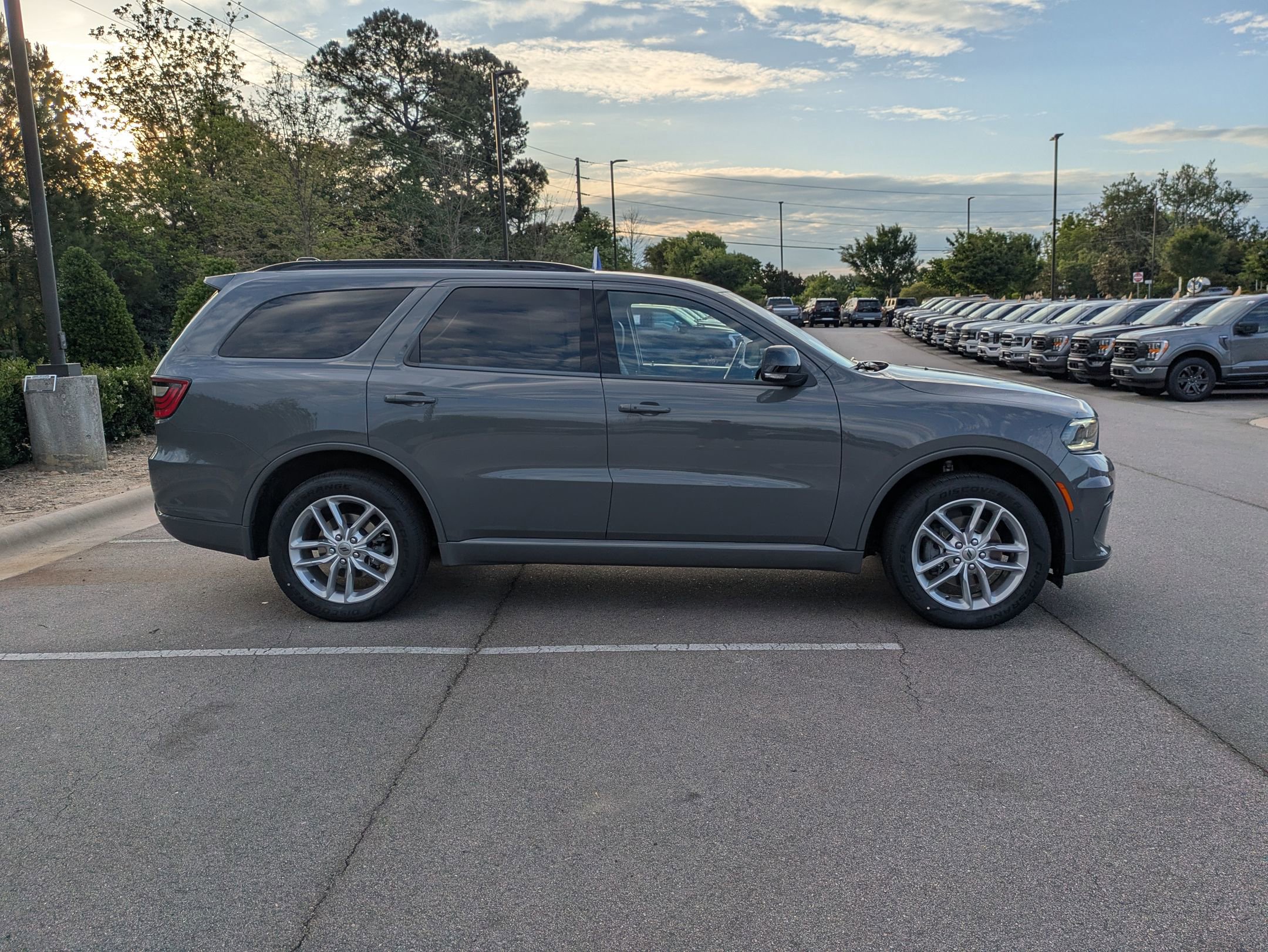 Used 2023 Dodge Durango GT AWD/4WD image 3