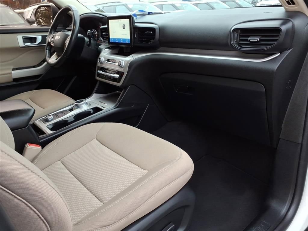 Certified 2022 Ford Explorer XLT w/ Class IV Trailer Tow Package image 9