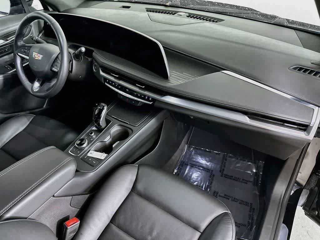 Used 2025 Cadillac XT4 Premium Luxury FWD image 31