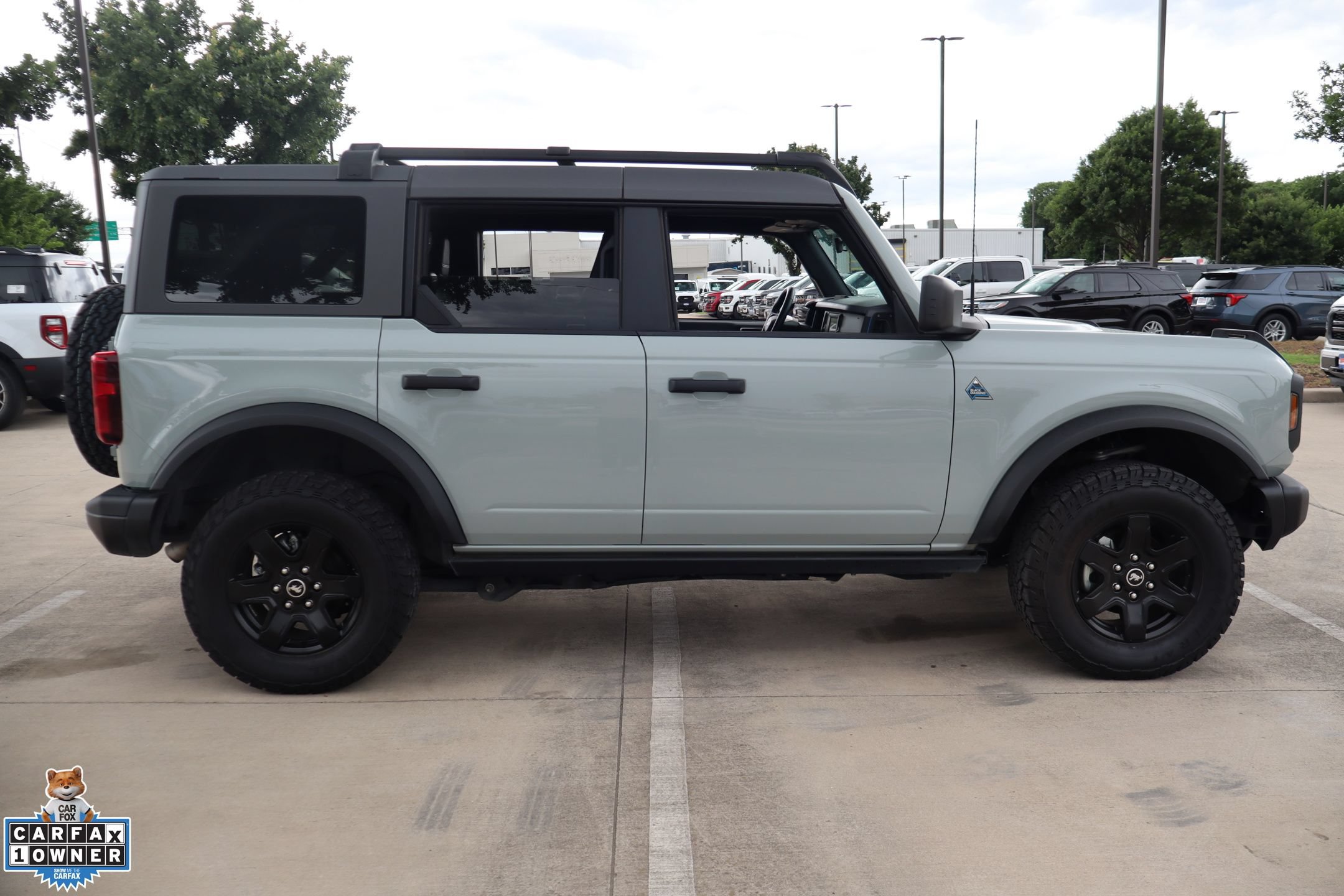 Certified 2022 Ford Bronco Black Diamond AWD/4WD image 2