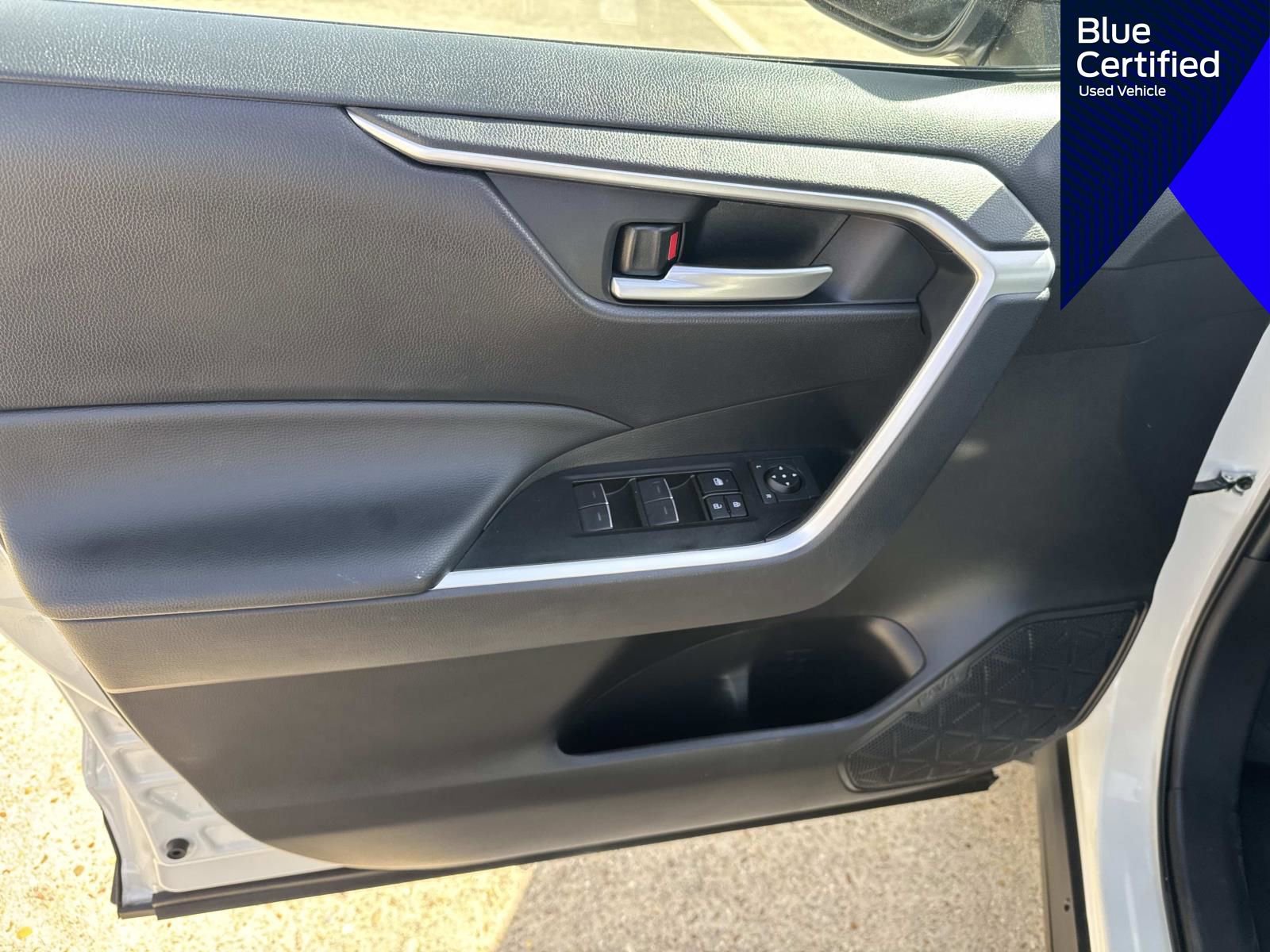 Used 2025 Toyota RAV4 XLE w/ Weather Package FWD image 24