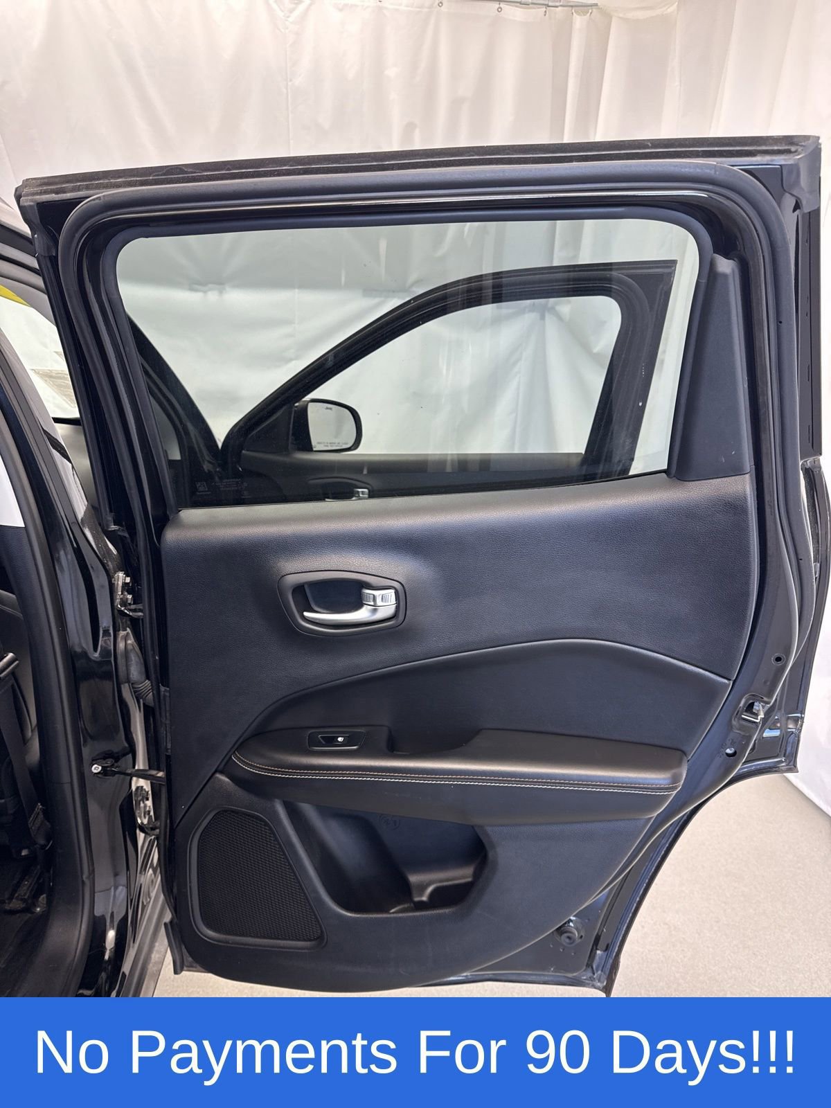 Used 2017 Jeep Compass Latitude image 31