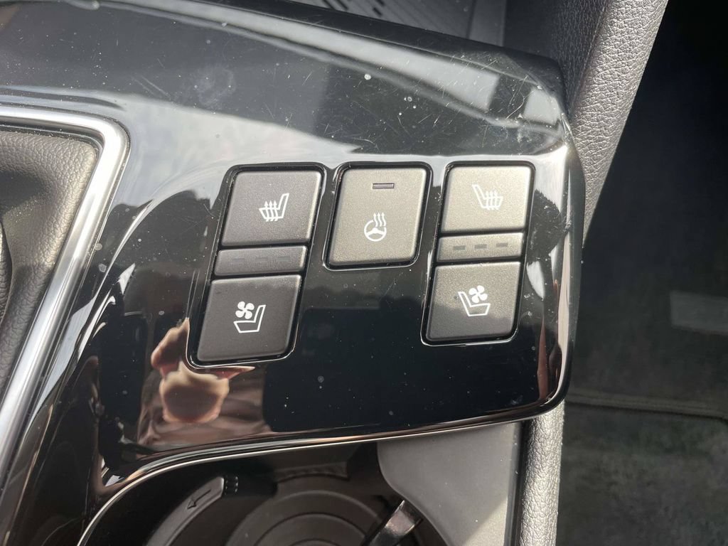 Used 2024 Kia Sportage SX FWD image 19