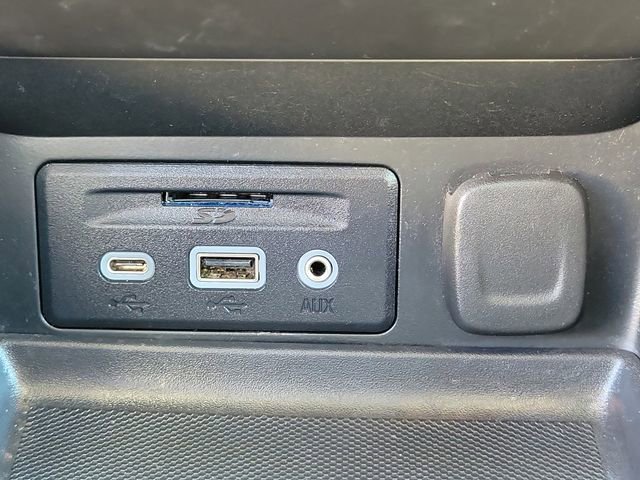 Used 2023 GMC Terrain SLT image 34