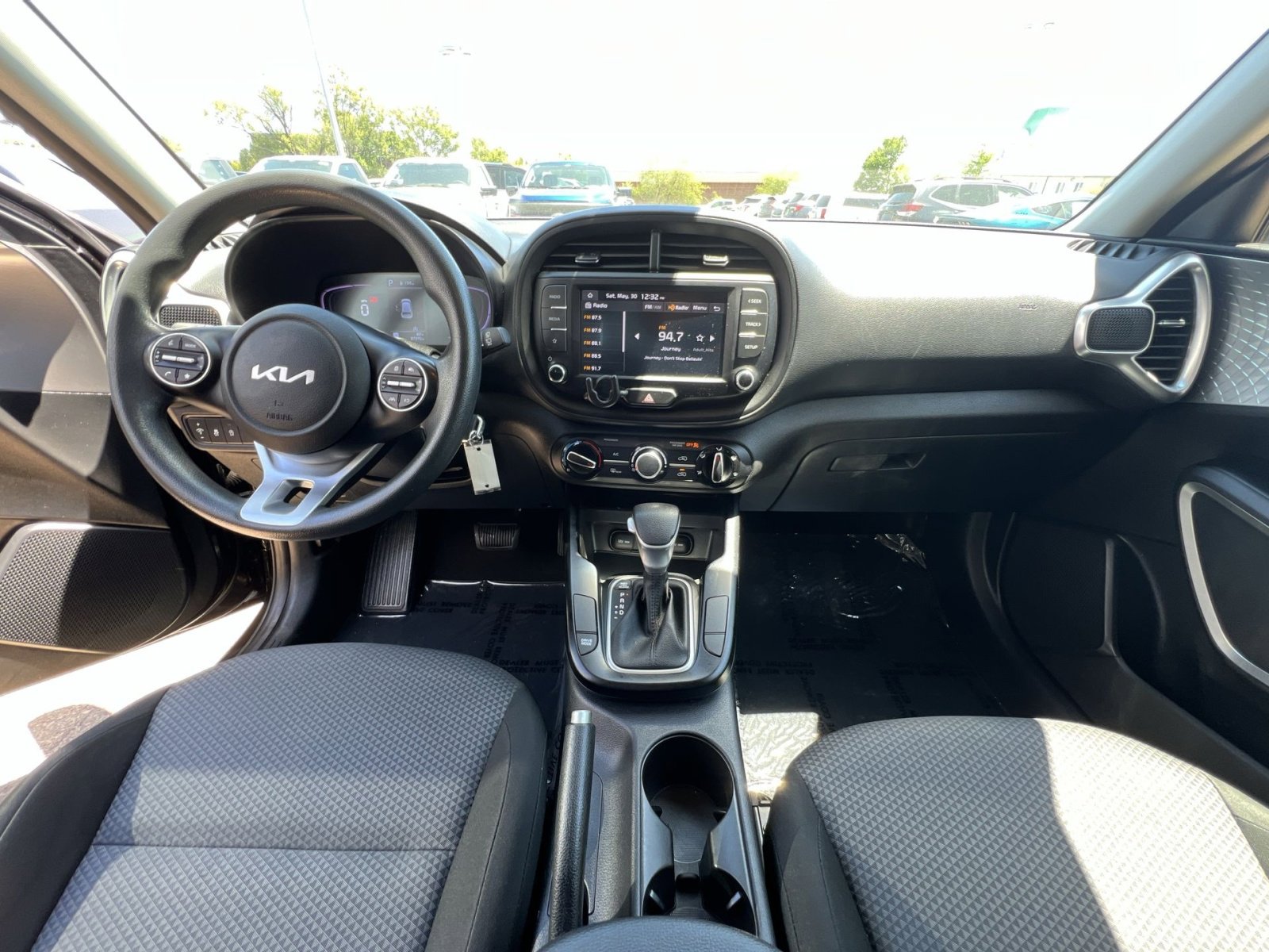 Used 2025 Kia Soul LX FWD image 30